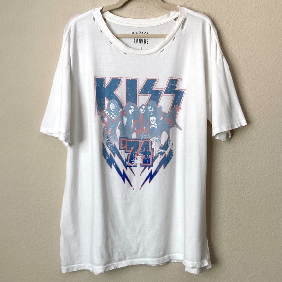 Vintage Canvas Distressed Kiss Graphic 